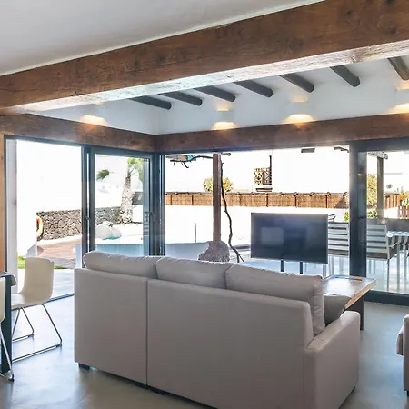 Kamezi Boutique Villa