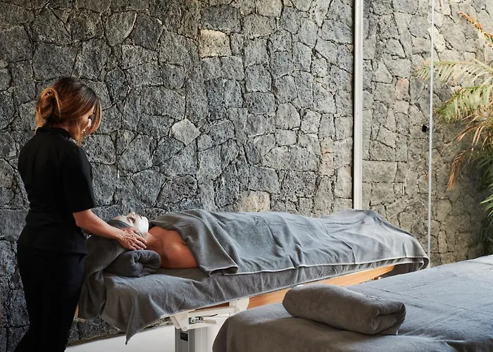 Kamezi Boutique Villa *