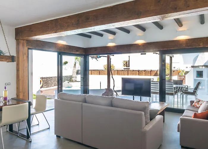 Kamezi Boutique Villa